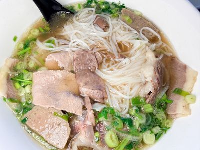 Pho Luc Lac 3